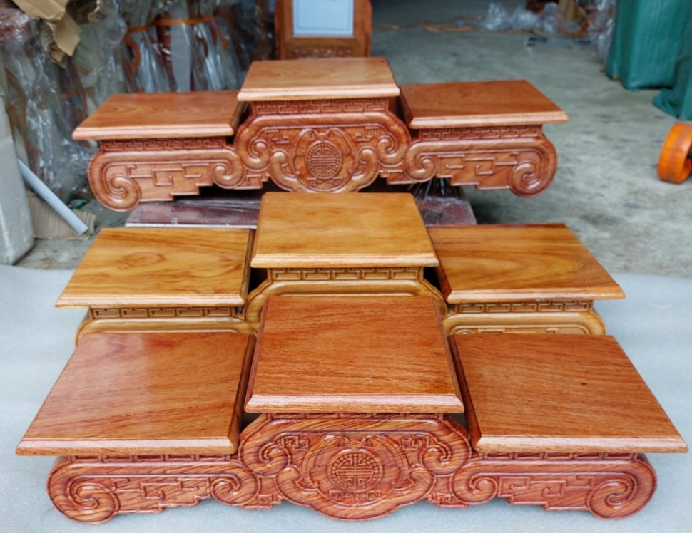 Mẫu đế bát hương có chân vàng Nhất Sơn vuông.png